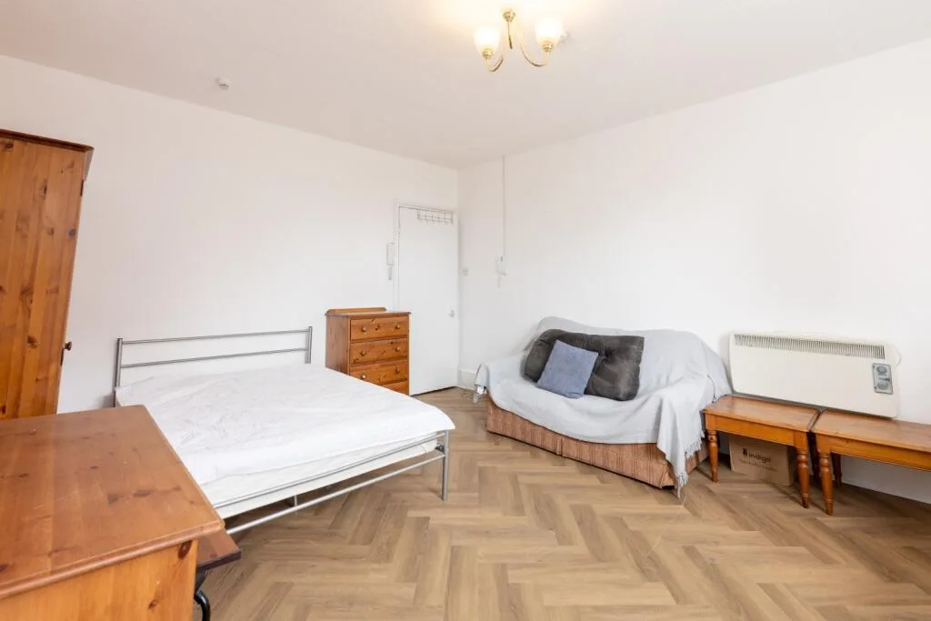 Studio flat for rent
