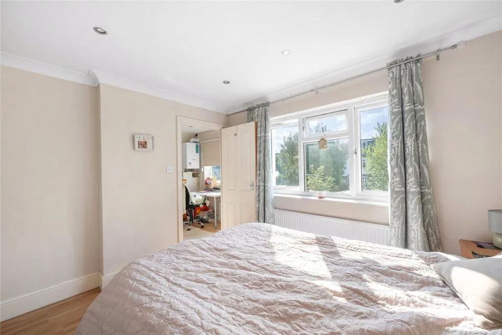 3 bedroom flat for rent