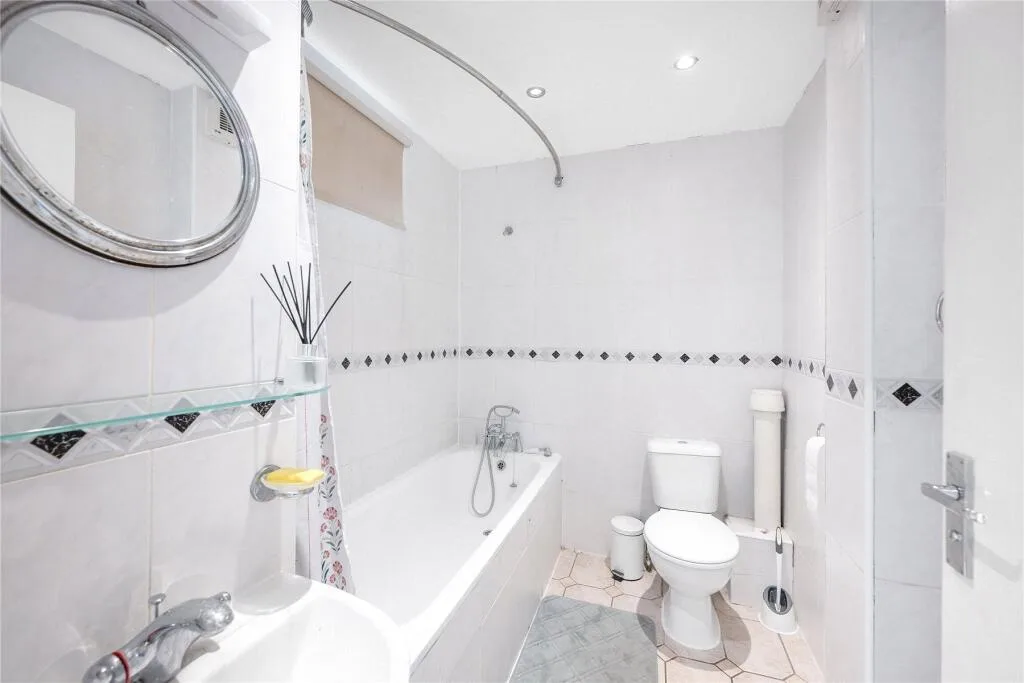 3 bedroom flat for rent
