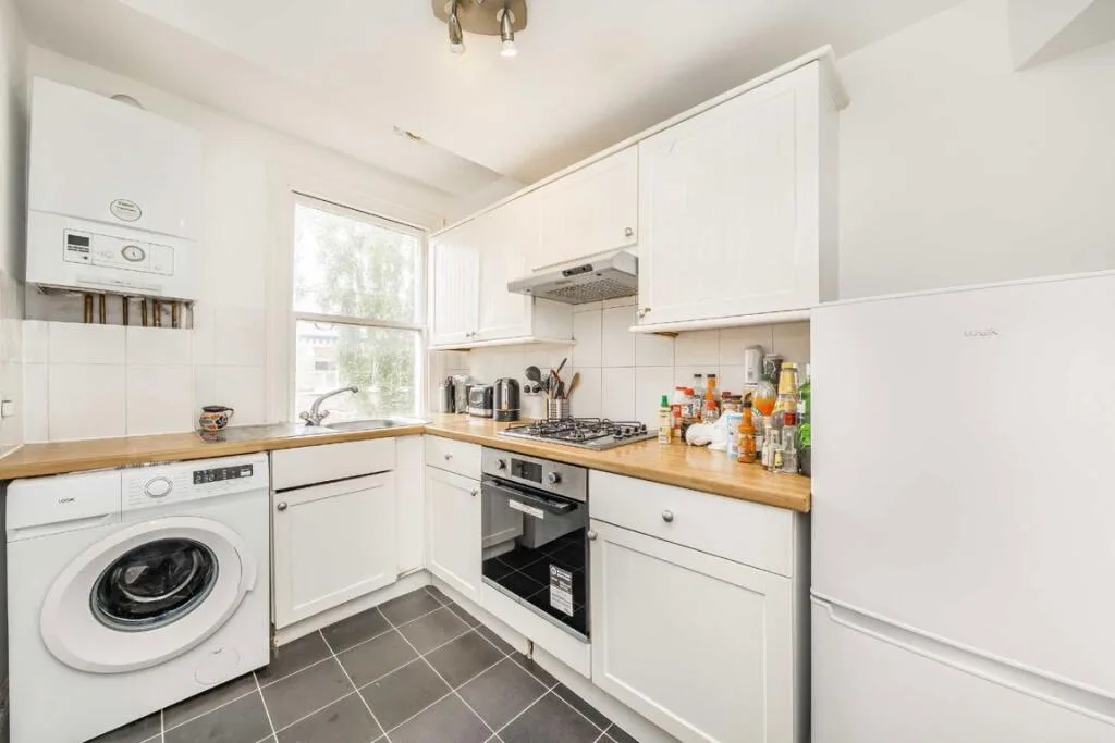3 bedroom flat for rent