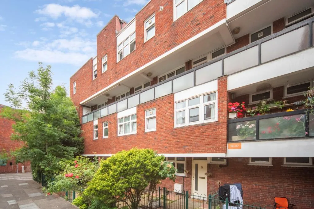 3 bedroom maisonette for rent