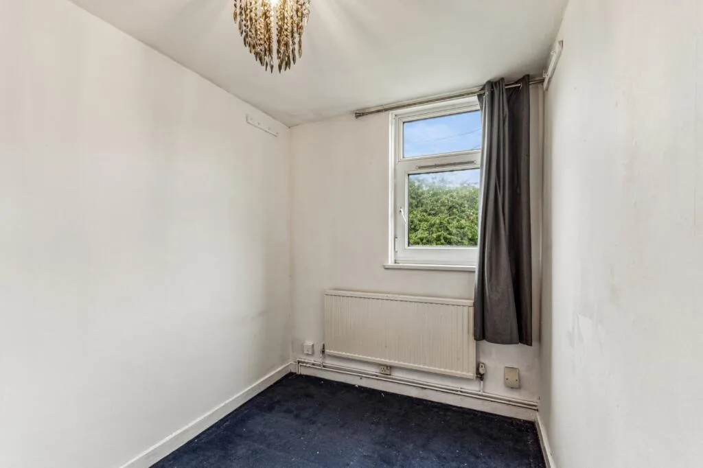 3 bedroom maisonette for rent