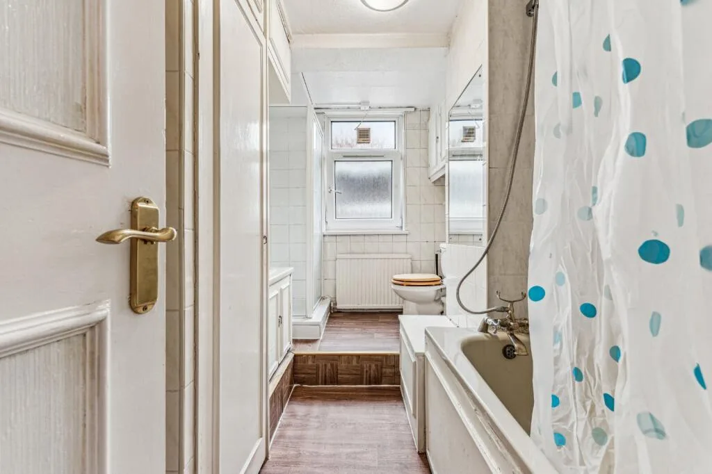 3 bedroom maisonette for rent