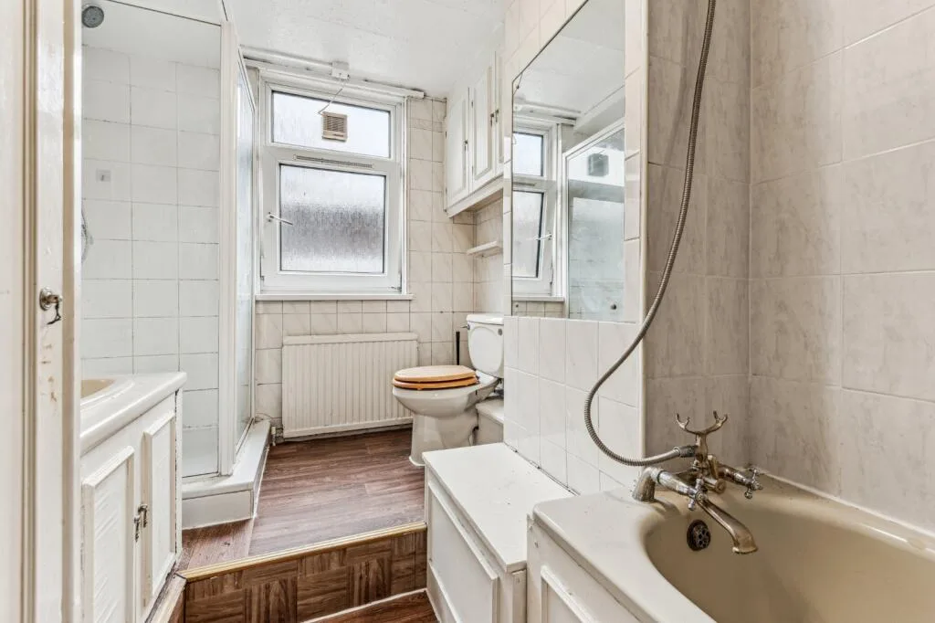 3 bedroom maisonette for rent