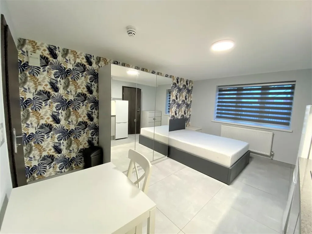 Studio flat for rent