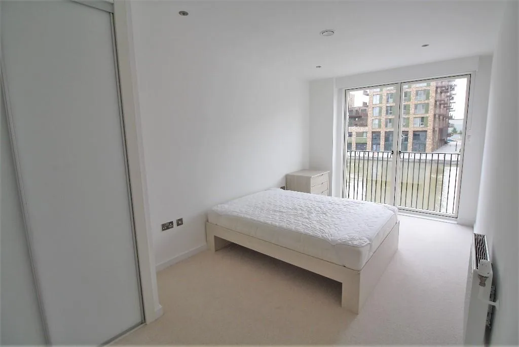 2 bedroom town house for rent