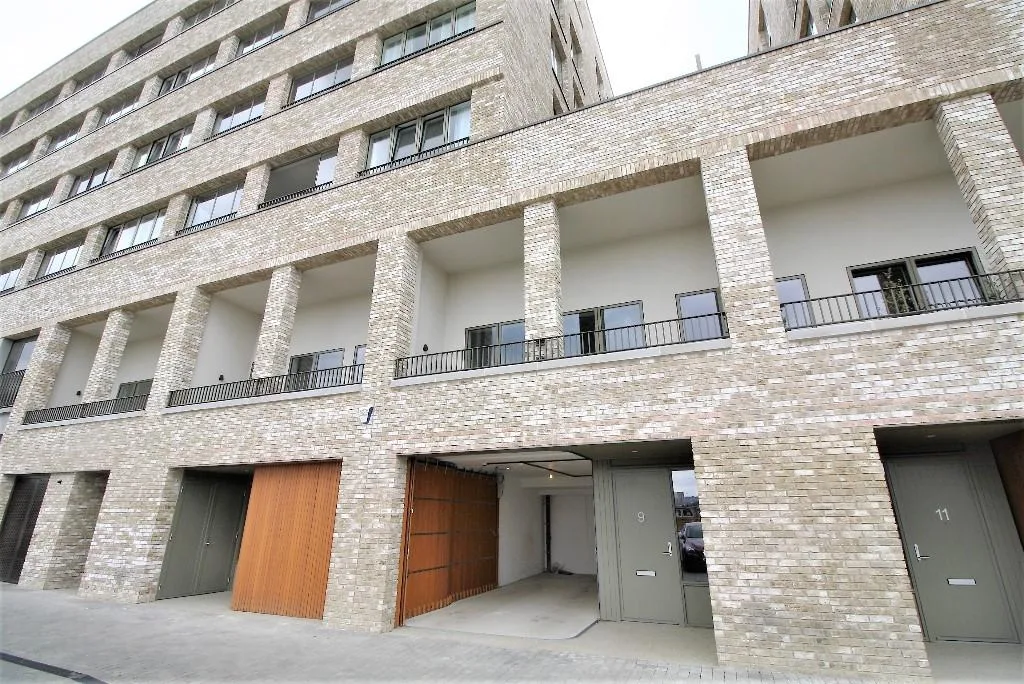 2 bedroom town house for rent