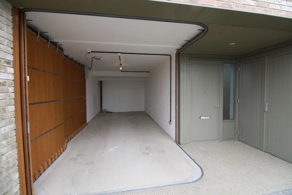 2 bedroom town house for rent