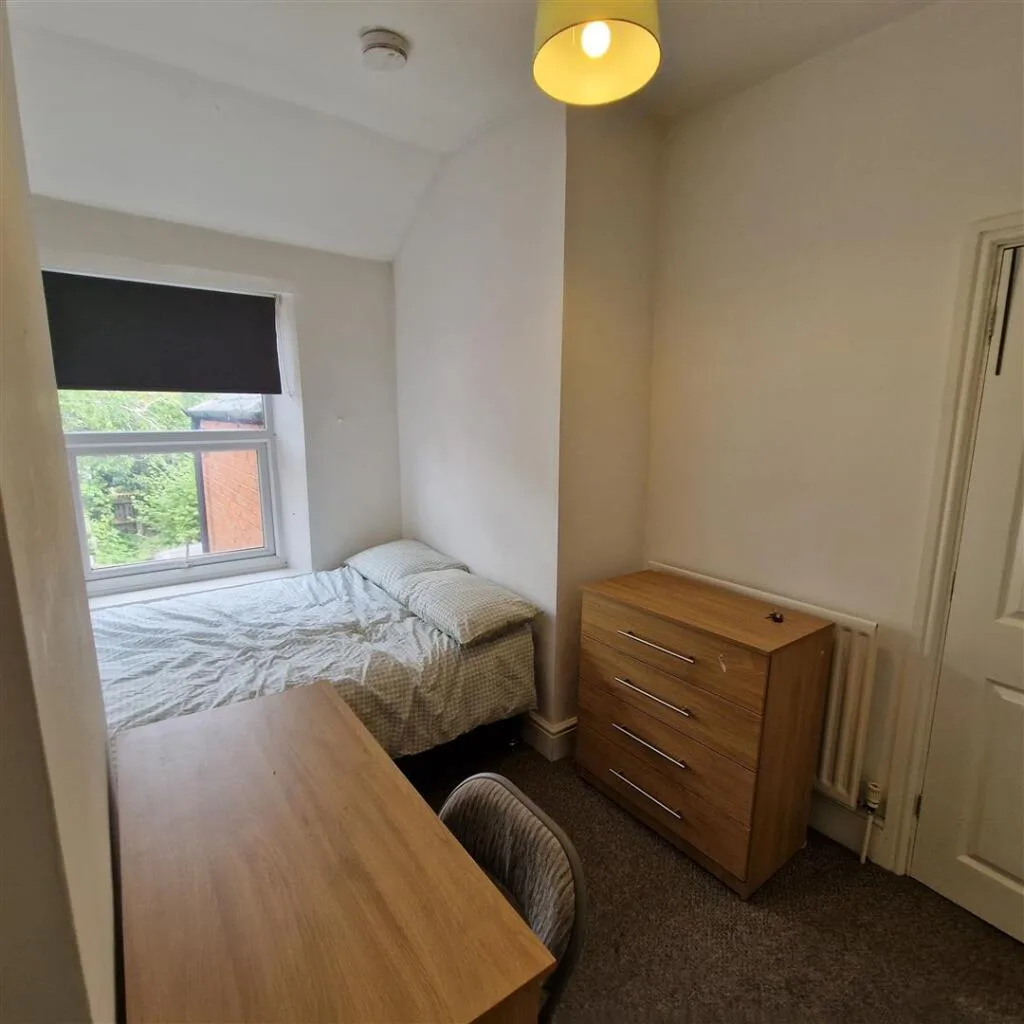 4 bedroom terraced house for rent