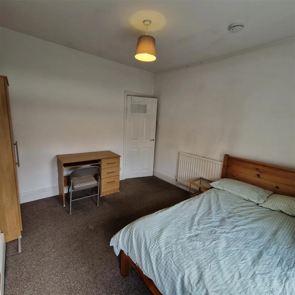 4 bedroom terraced house for rent