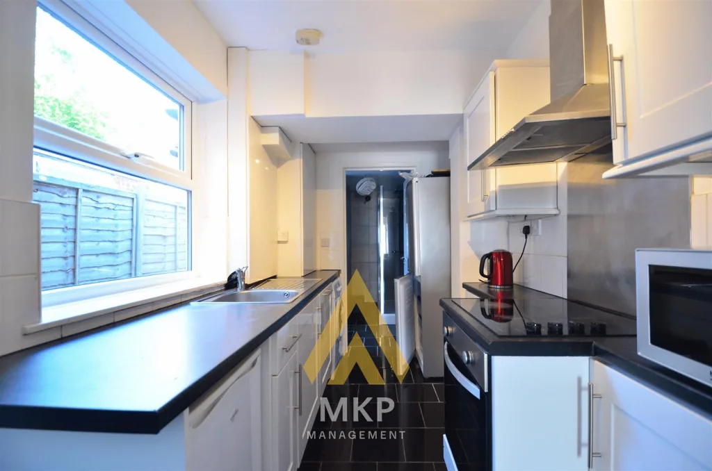 4 bedroom terraced house for rent