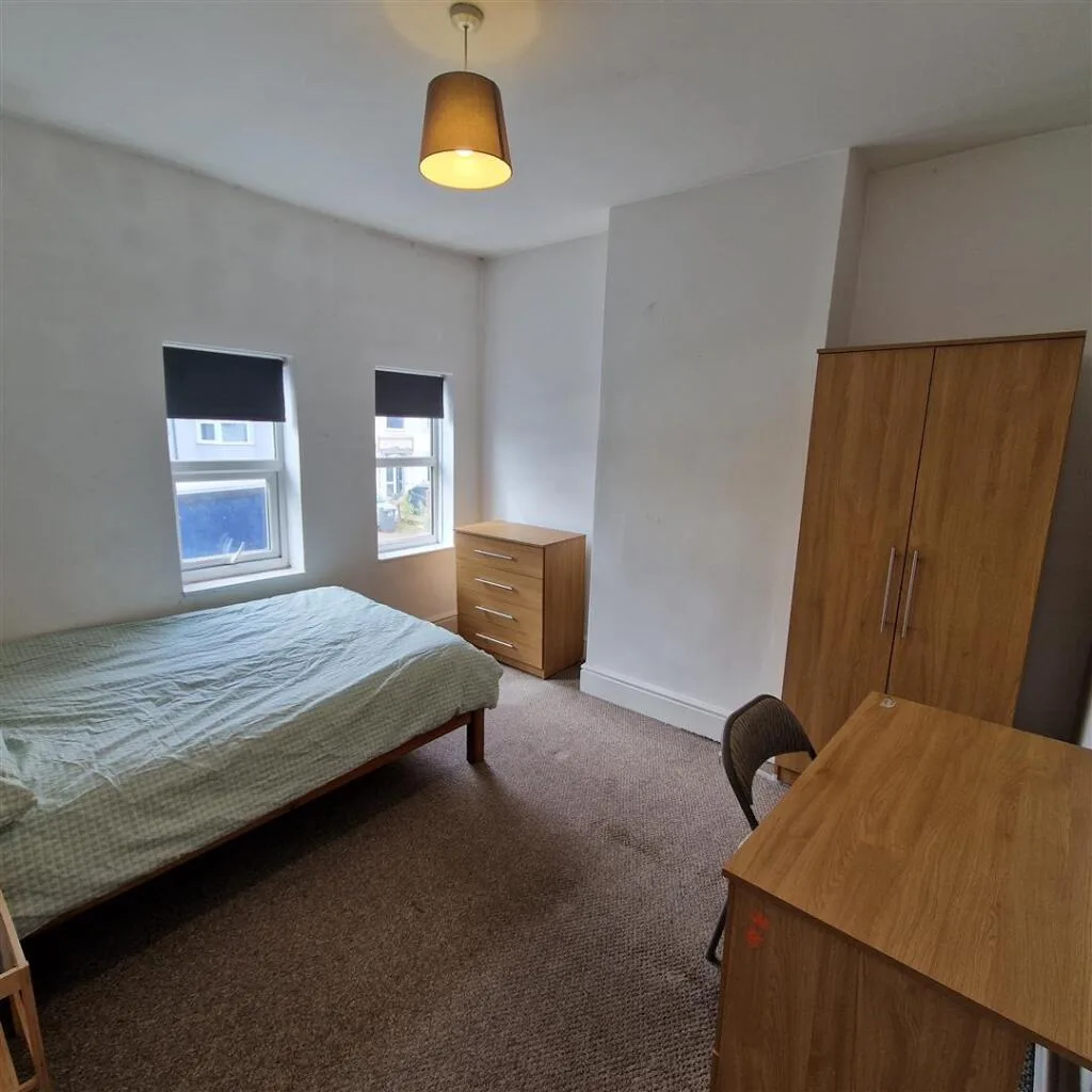 4 bedroom terraced house for rent