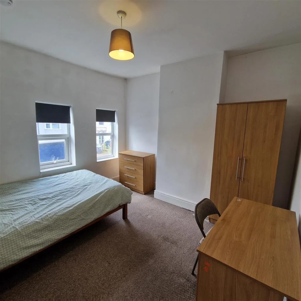 4 bedroom terraced house for rent