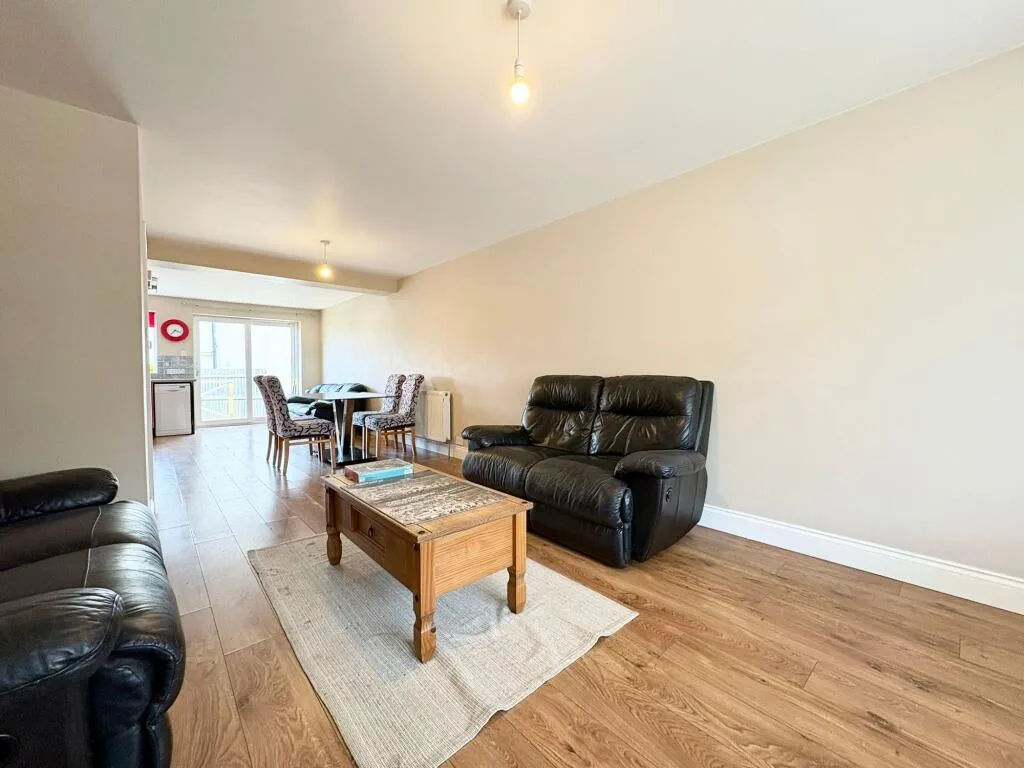 4 bedroom terraced house for rent
