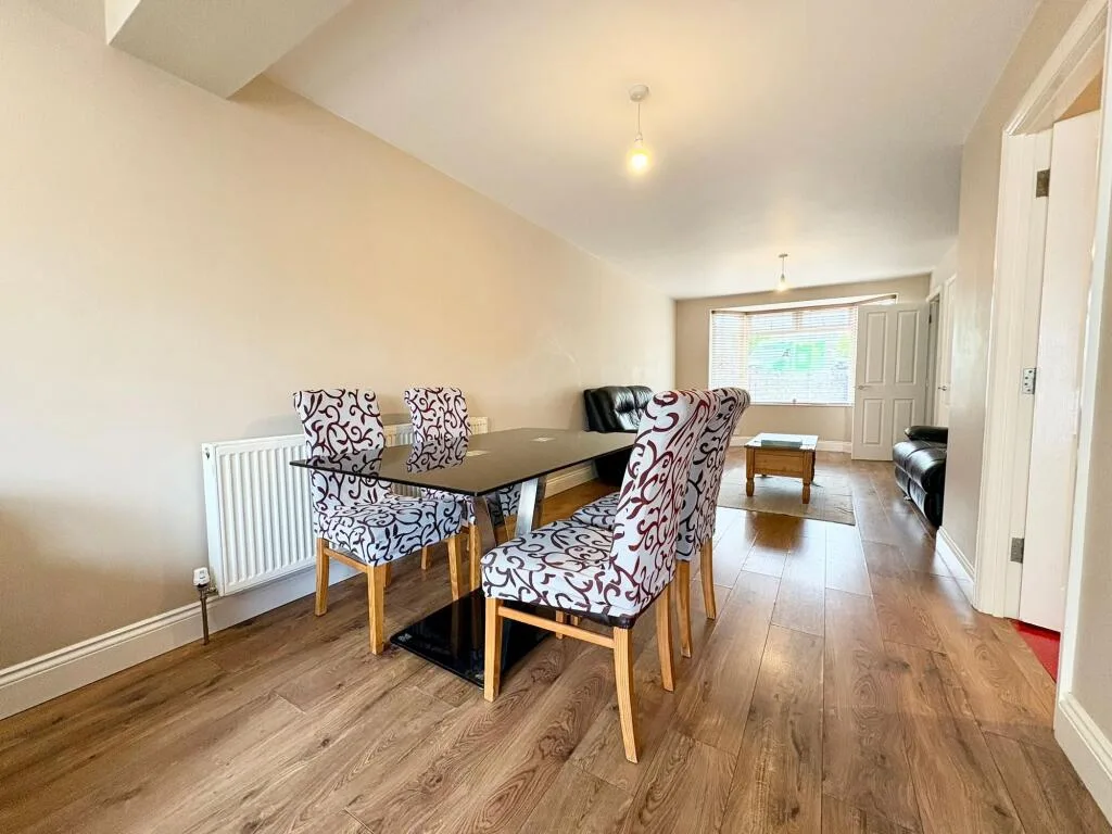 4 bedroom terraced house for rent