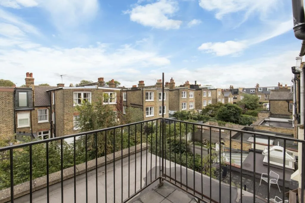 3 bedroom flat for rent