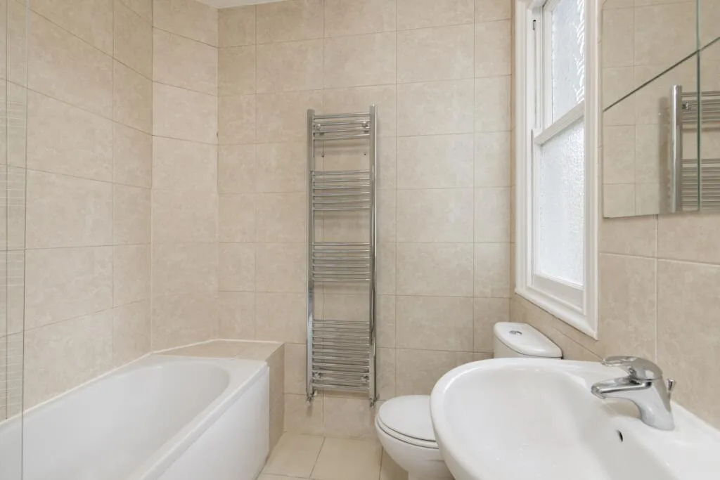 3 bedroom flat for rent