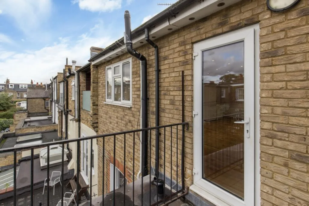 3 bedroom flat for rent