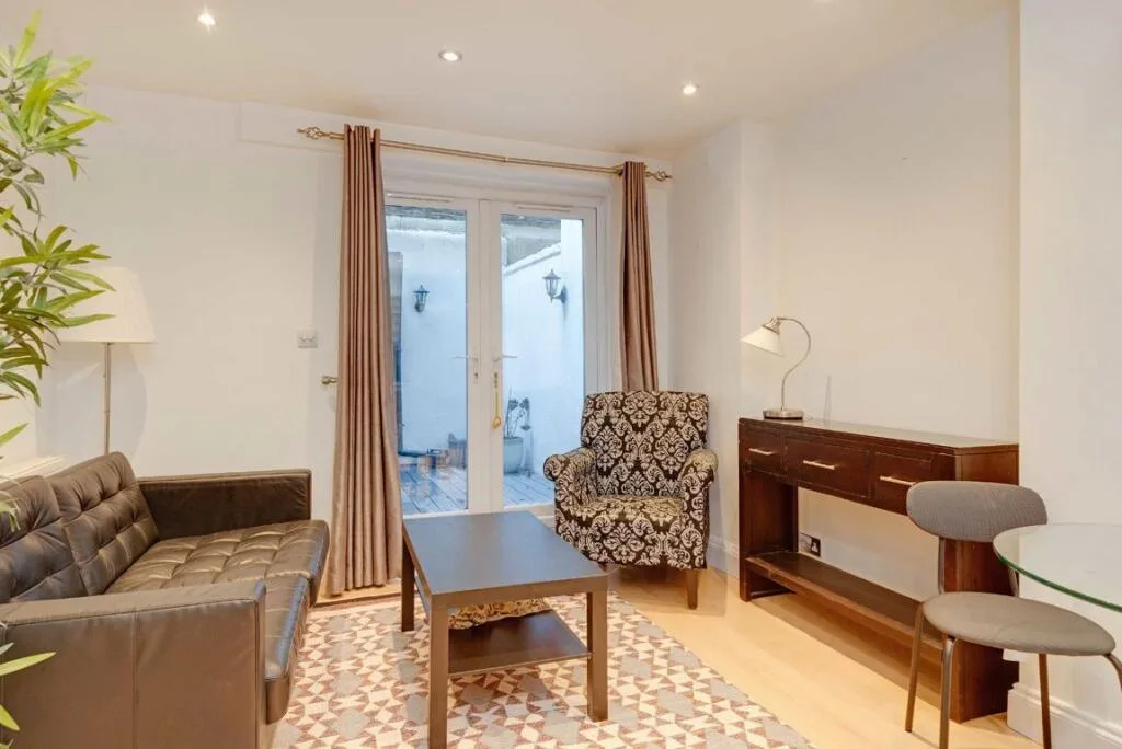 2 bedroom flat for rent