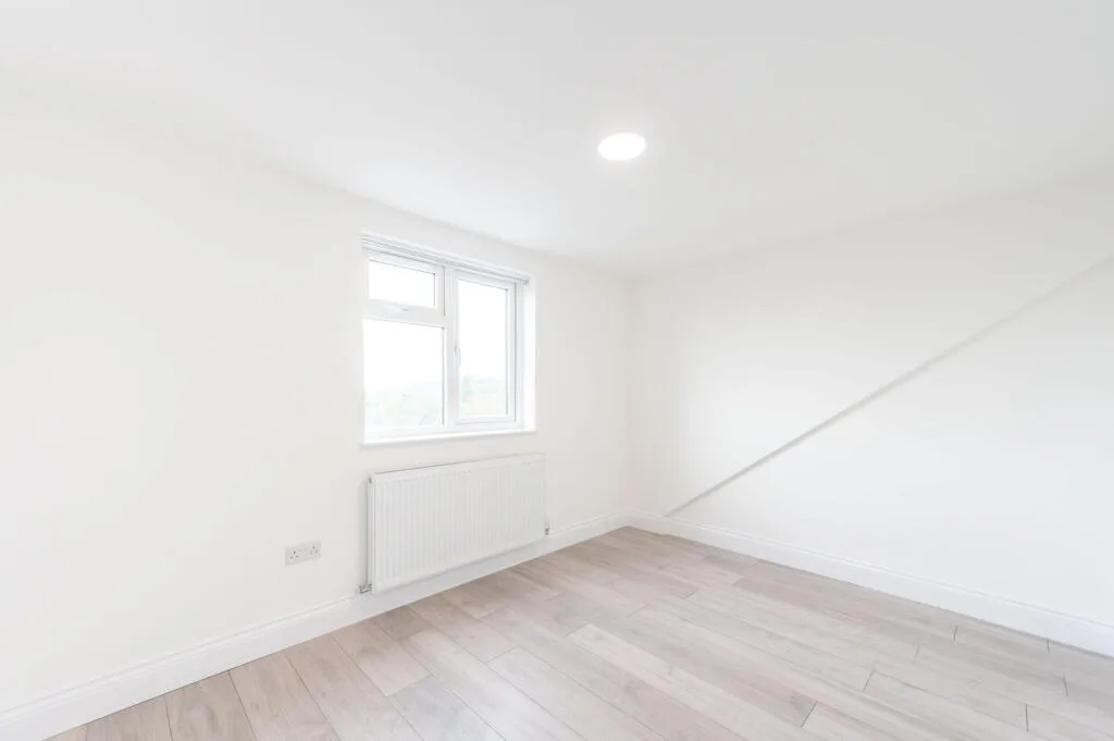 5 bedroom end of terrace house for rent