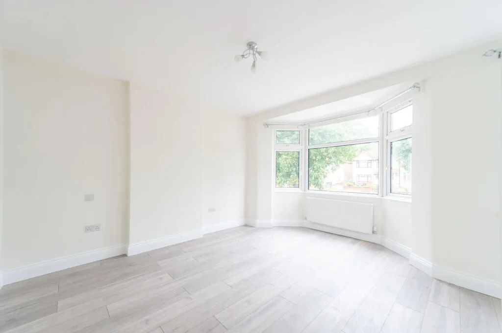 5 bedroom end of terrace house for rent
