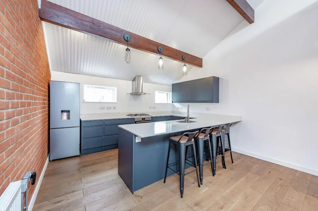 2 bedroom end of terrace house for rent