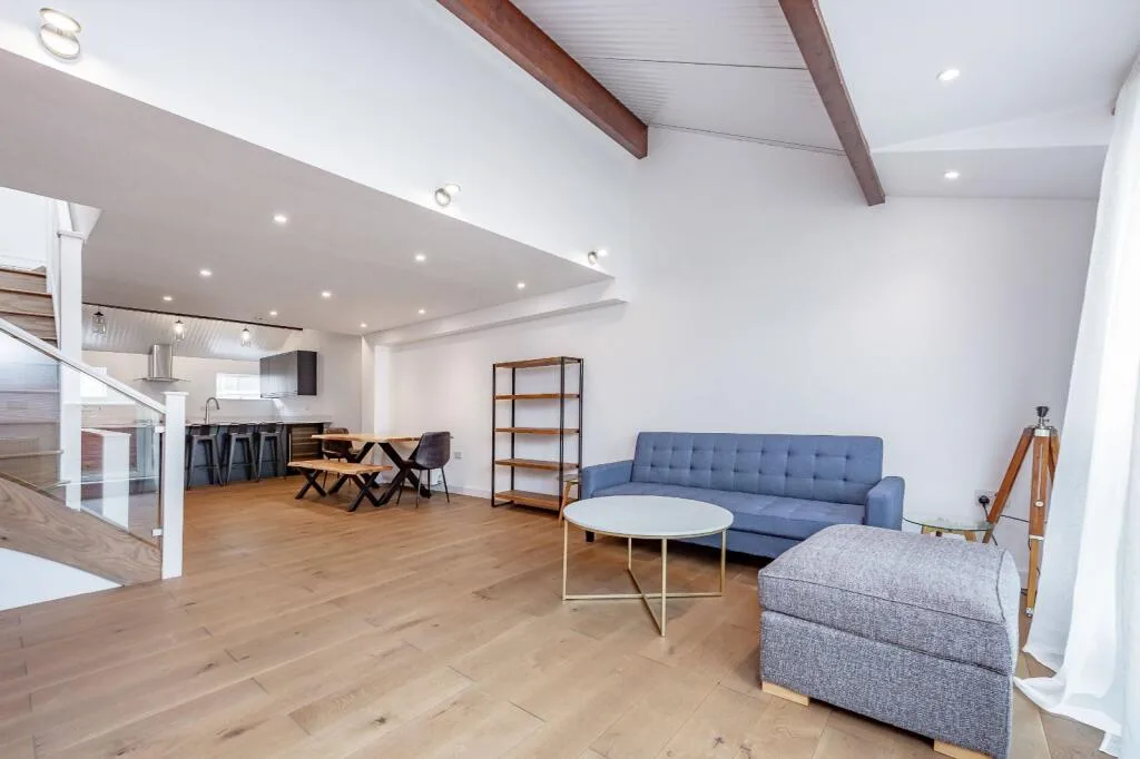 2 bedroom end of terrace house for rent