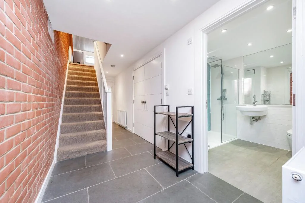 2 bedroom end of terrace house for rent