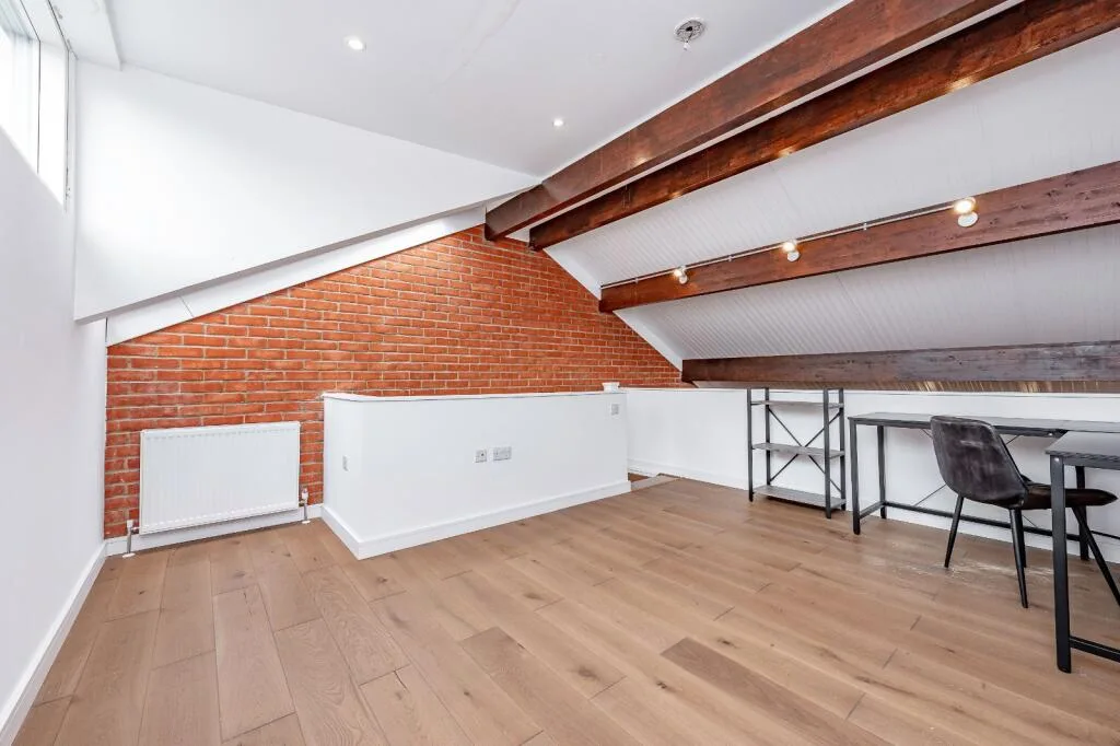 2 bedroom end of terrace house for rent