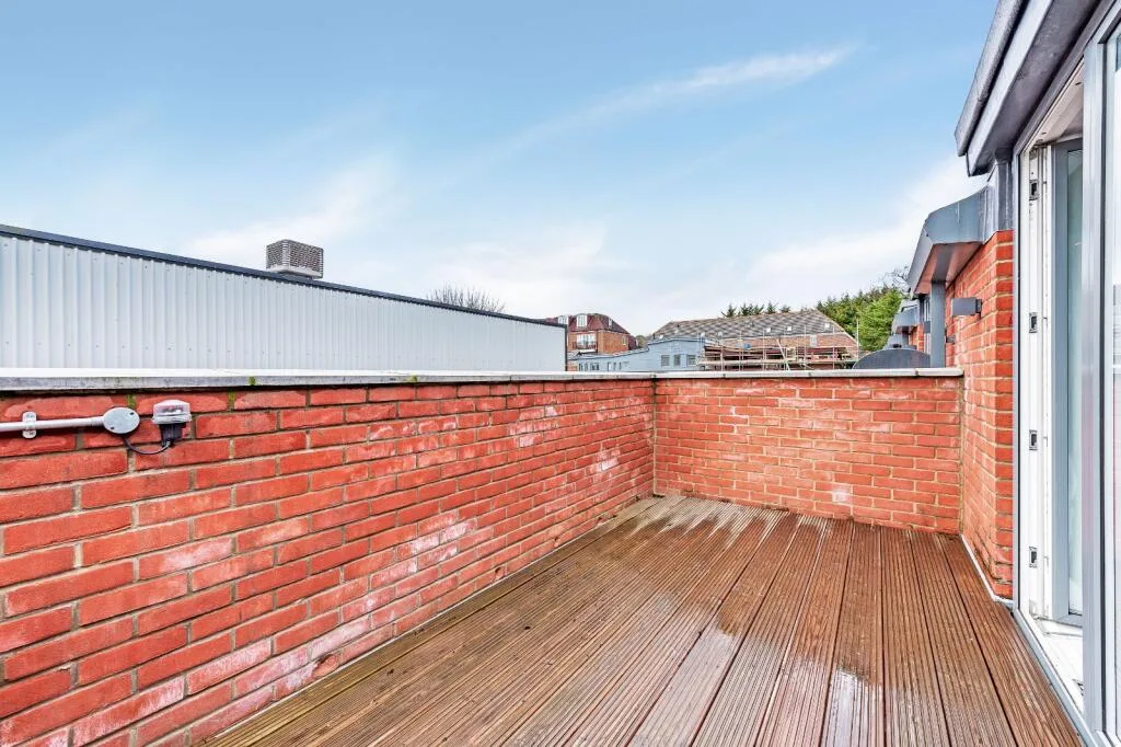 2 bedroom end of terrace house for rent