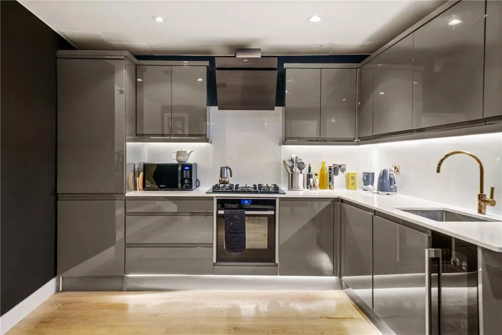 2 bedroom maisonette for rent