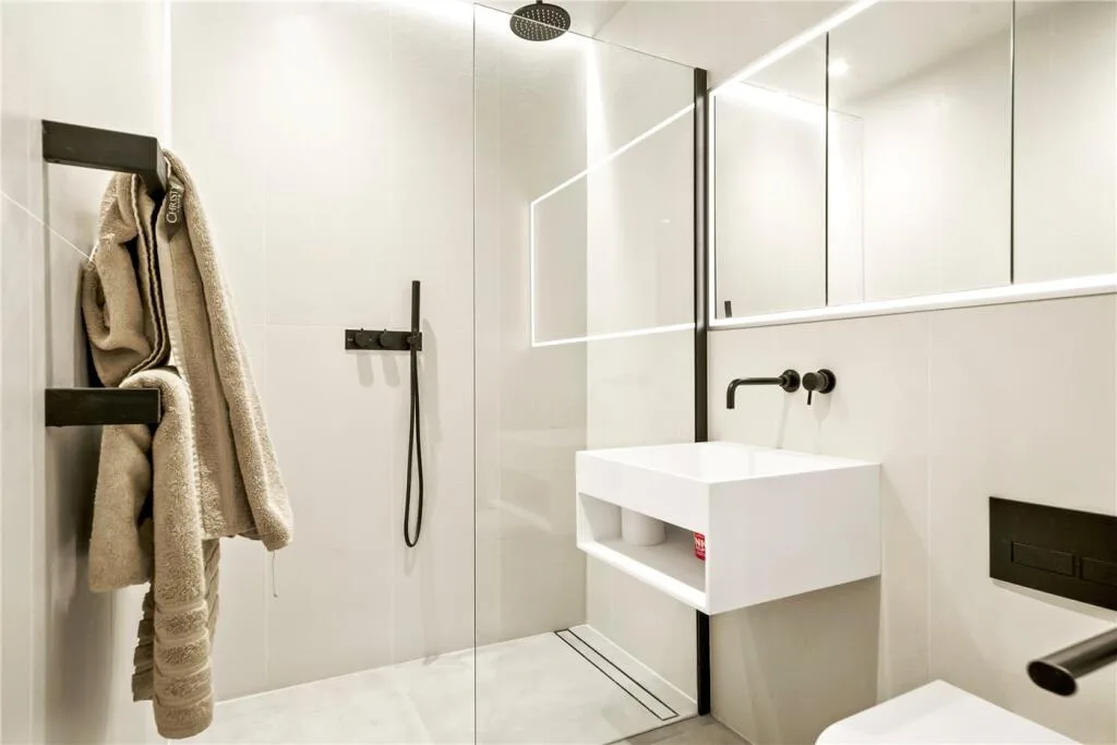2 bedroom maisonette for rent