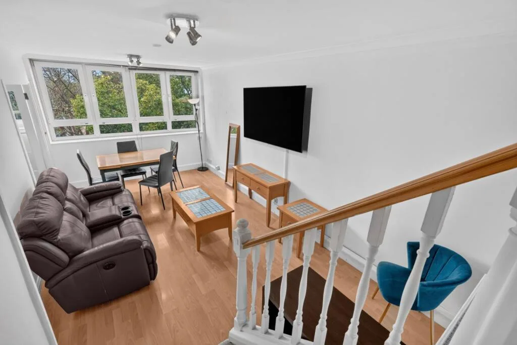 3 bedroom flat for rent