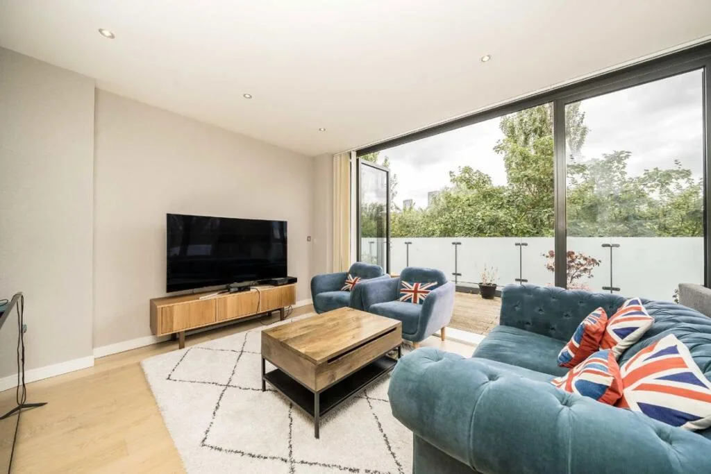 3 bedroom flat for rent