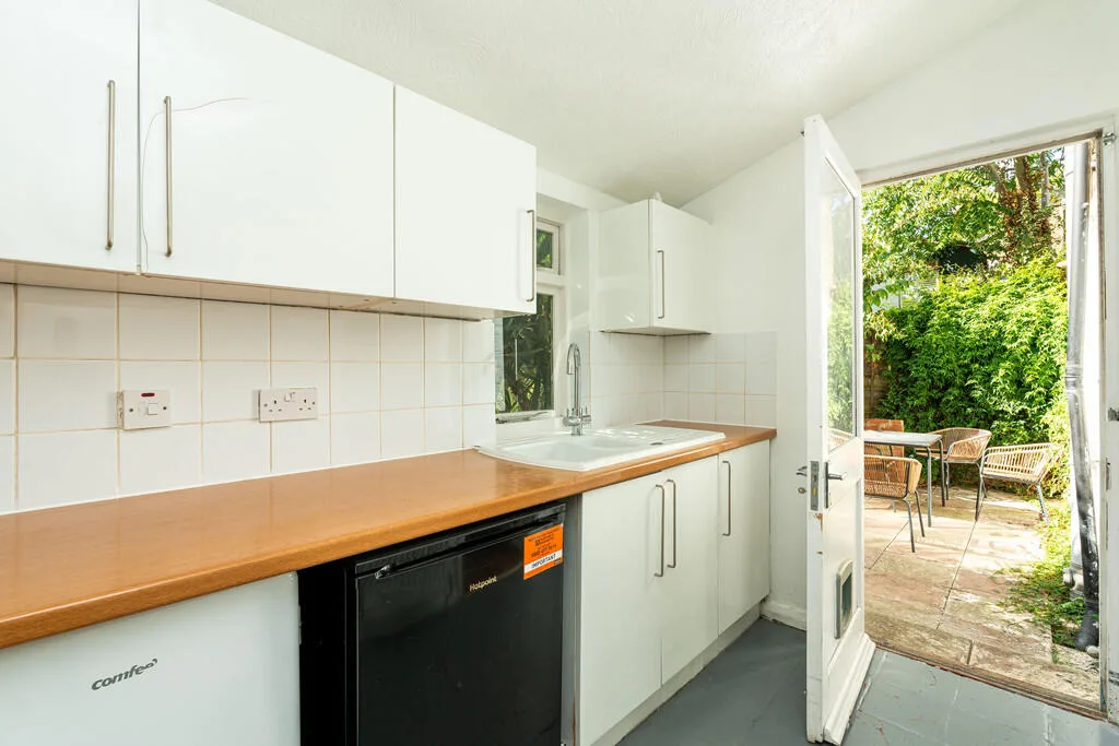 2 bedroom detached house for rent