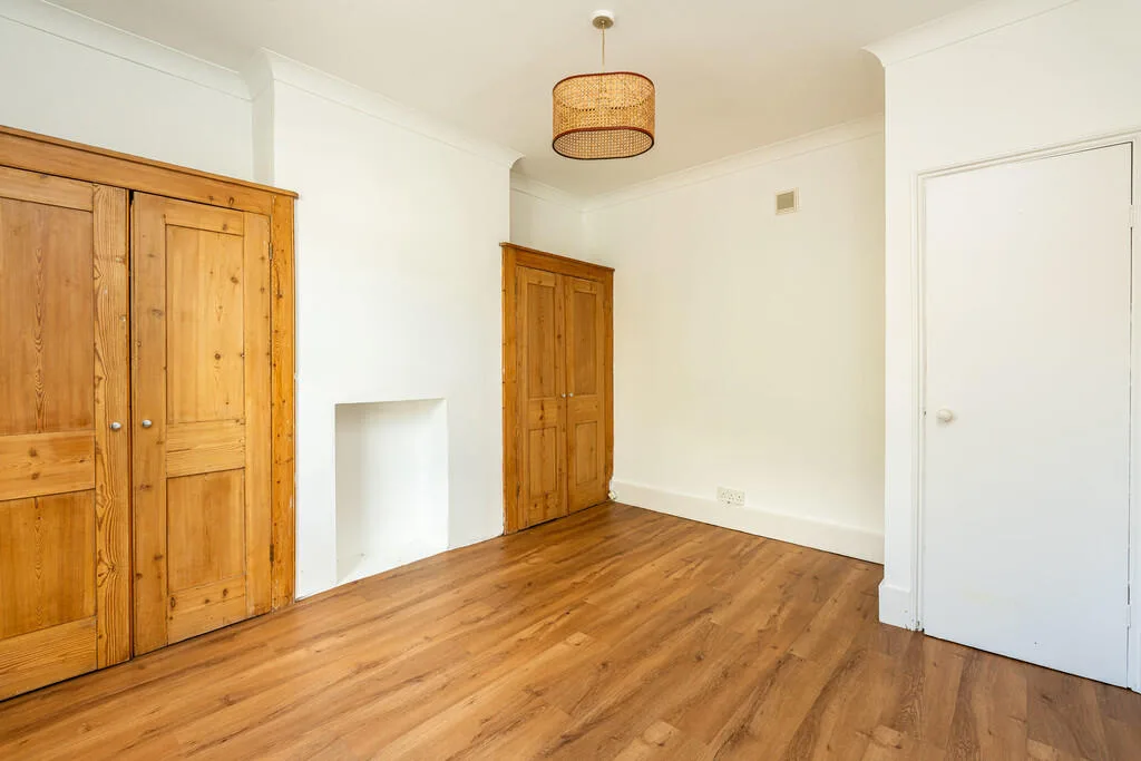 2 bedroom detached house for rent