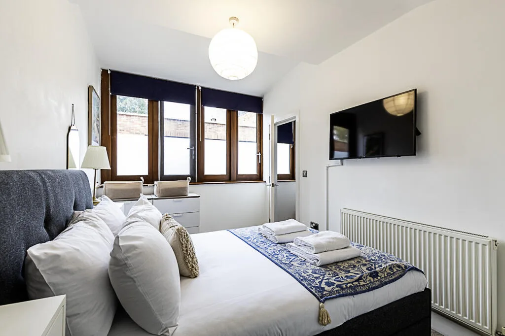 2 bedroom house for rent