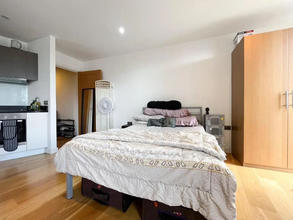 Studio flat for rent