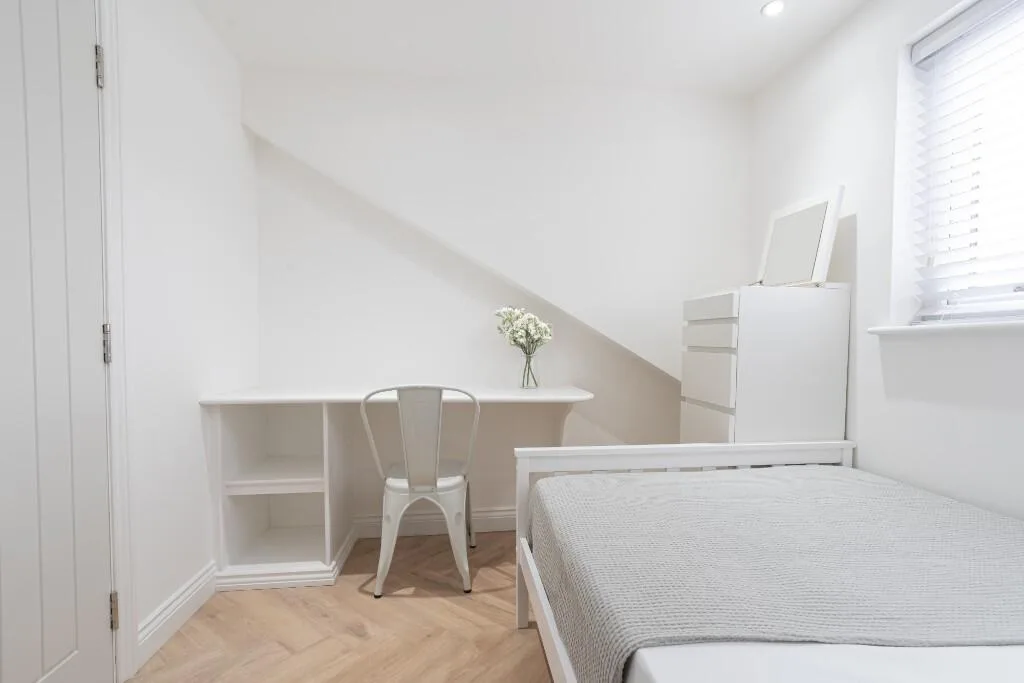 5 bedroom terraced house for rent