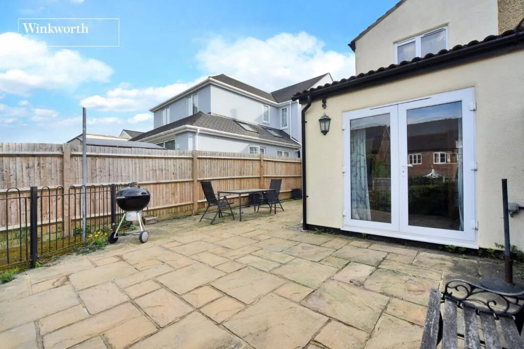 3 bedroom semi-detached house for rent