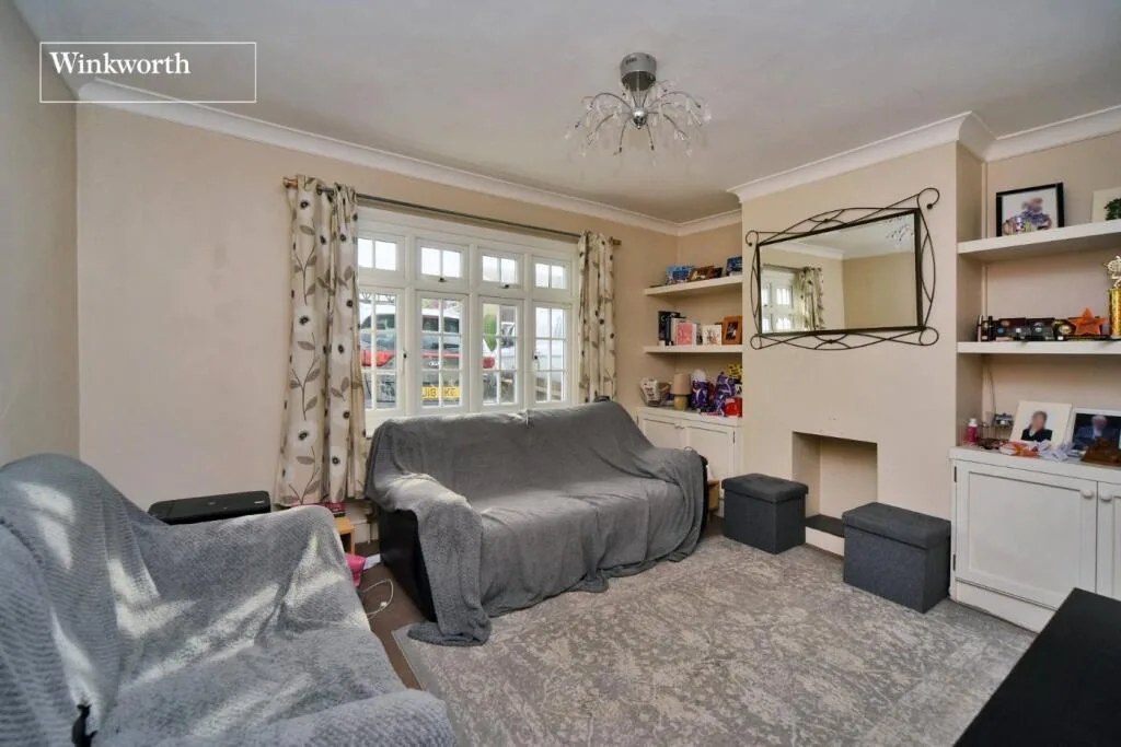 3 bedroom semi-detached house for rent