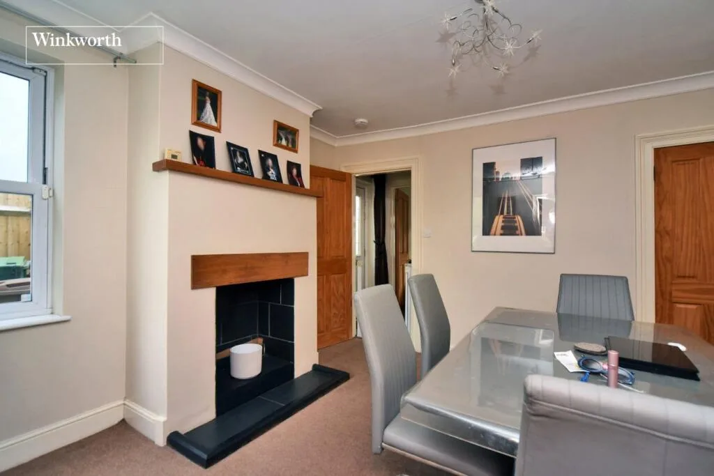 3 bedroom semi-detached house for rent