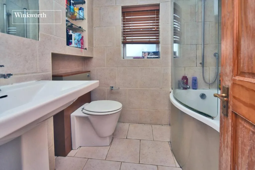 3 bedroom semi-detached house for rent