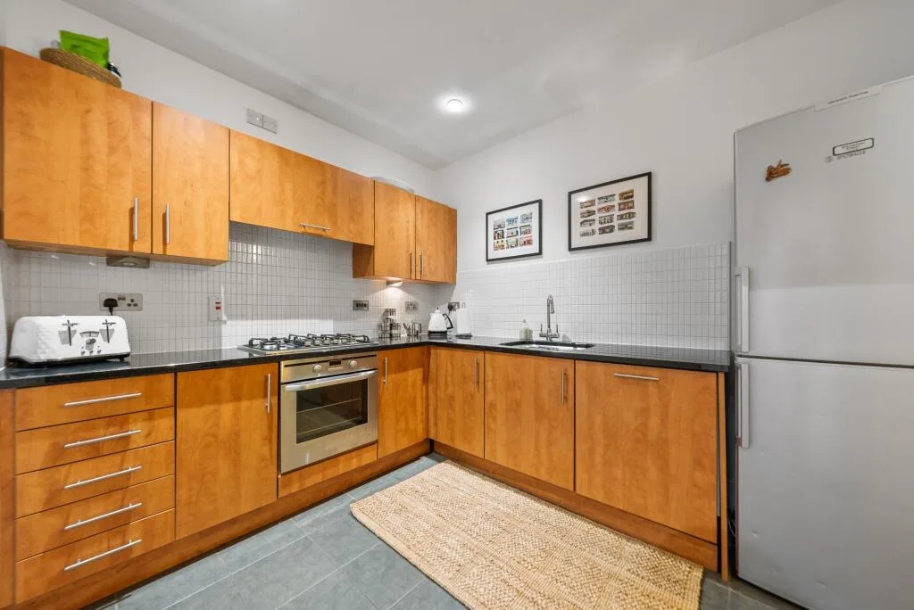 3 bedroom flat for rent
