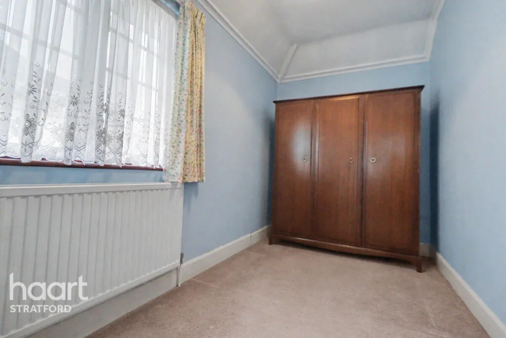 3 bedroom end of terrace house for rent