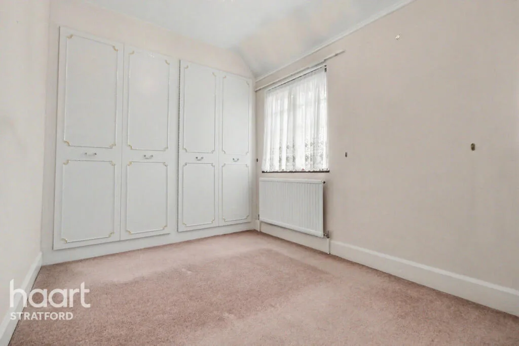 3 bedroom end of terrace house for rent