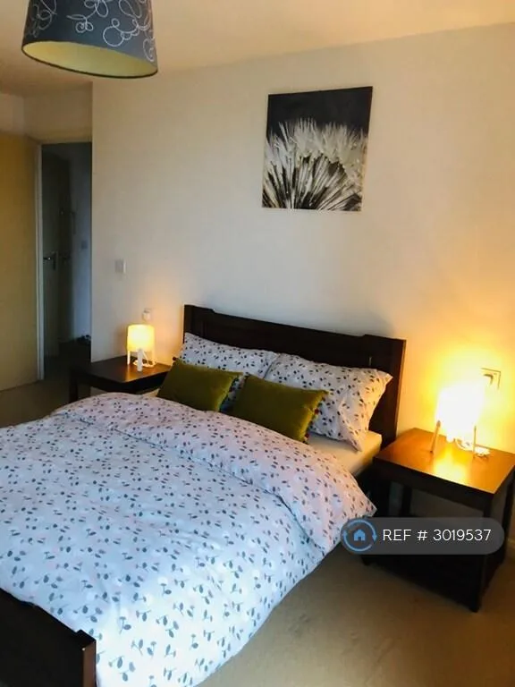 2 bedroom penthouse for rent