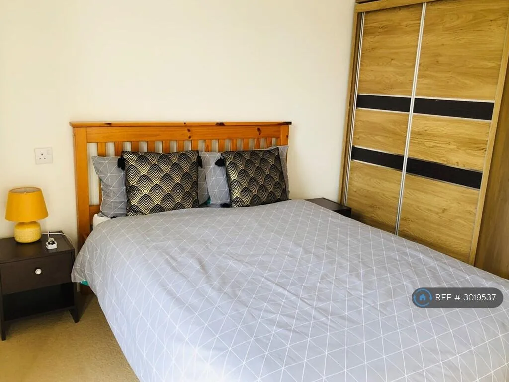 2 bedroom penthouse for rent