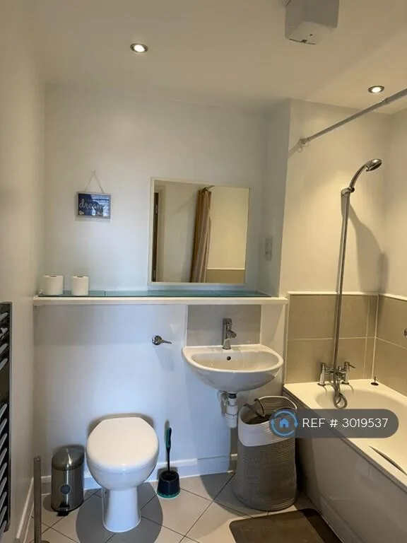2 bedroom penthouse for rent