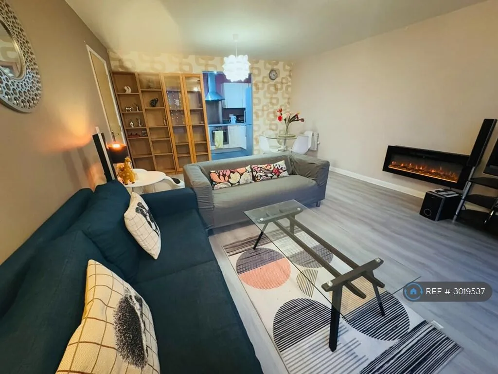 2 bedroom penthouse for rent